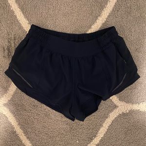 lululemon hotty hot shorts 2.5" size 6 navy!